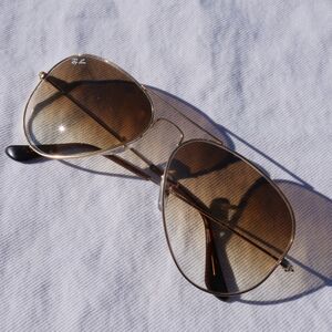 Vintage Ray Ban Gold Toned Gradient Aviator Sunglasses 58014 Made in Italy